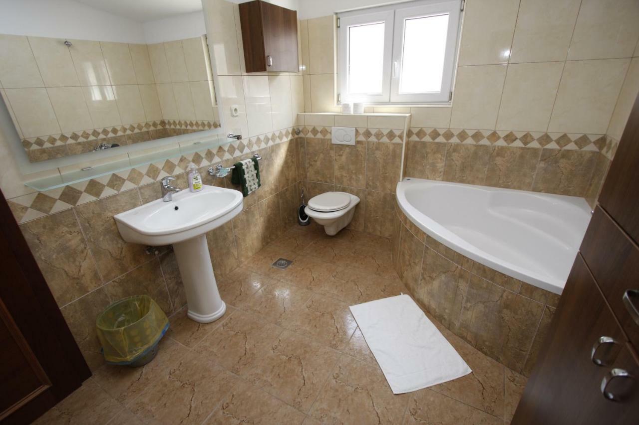 Mitan Apartman Tucepi Ngoại thất bức ảnh